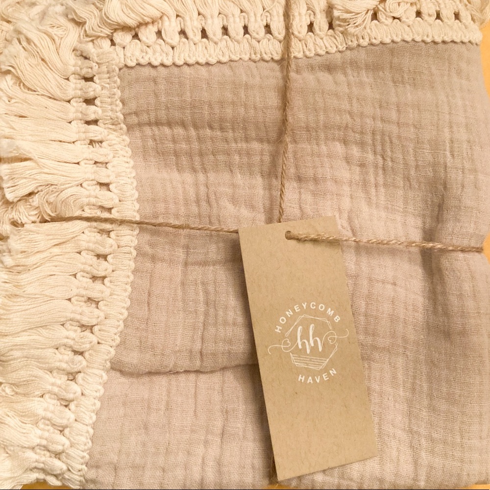 ⭐️ BOGO ⭐️ HP Boho Fringe Muslin Swaddle-Sand Beige - Picture 5 of 8